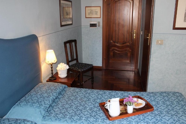 Anne & Mary image 14