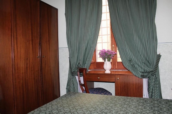 Anne & Mary image 17