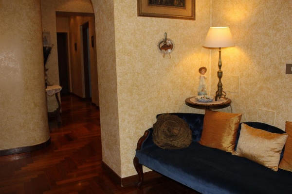 Anne & Mary Main image